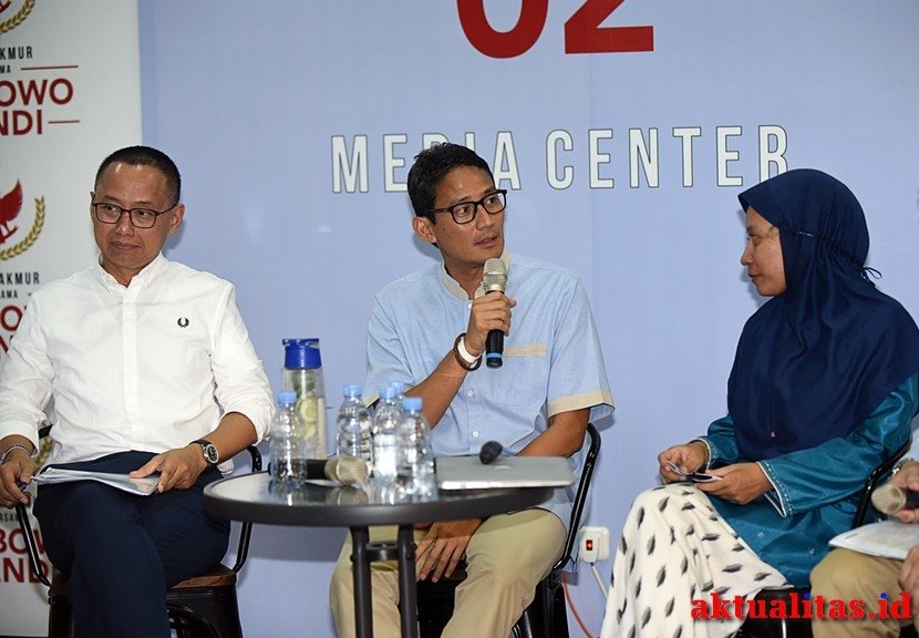 Sandiaga Salahuddin Uno berjanji tidak akan mengerek harga bahan bakar minyak (BBM) subsidi apabila terpilih menjadi RI 2