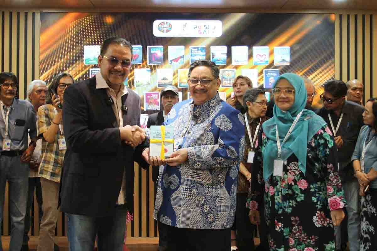 Generasi baru antusias untuk menulis puisi esai mini Generasi baru antusias untuk menulis puisi esai mini