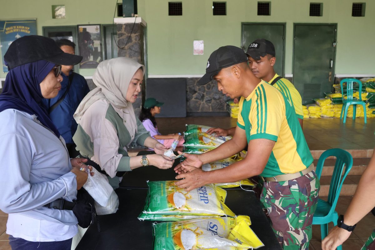 Bulog dan TNI Lanjutkan Gerakan Pangan Murah di Cilodong Depok Bulog dan TNI Lanjutkan Gerakan Pangan Murah di Cilodong Depok