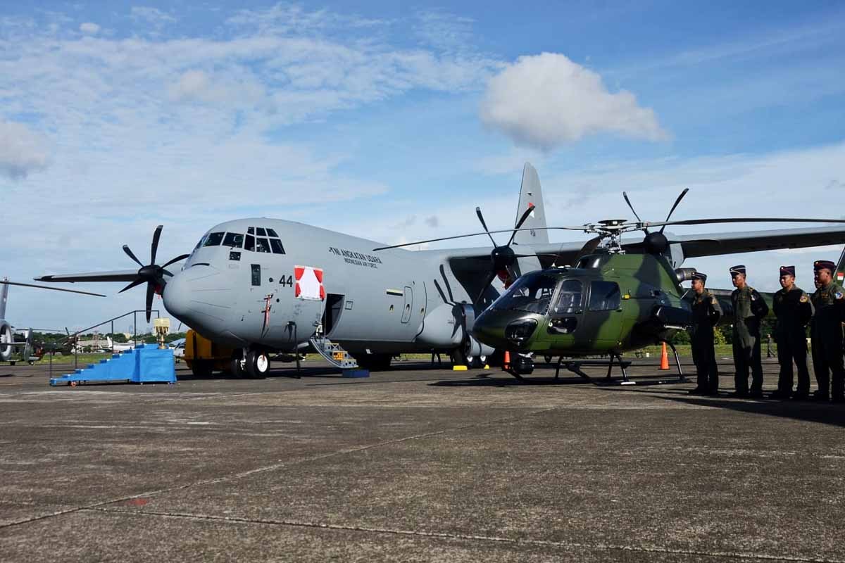 Alutsista untuk memperkuat TNI Alutsista untuk memperkuat TNI