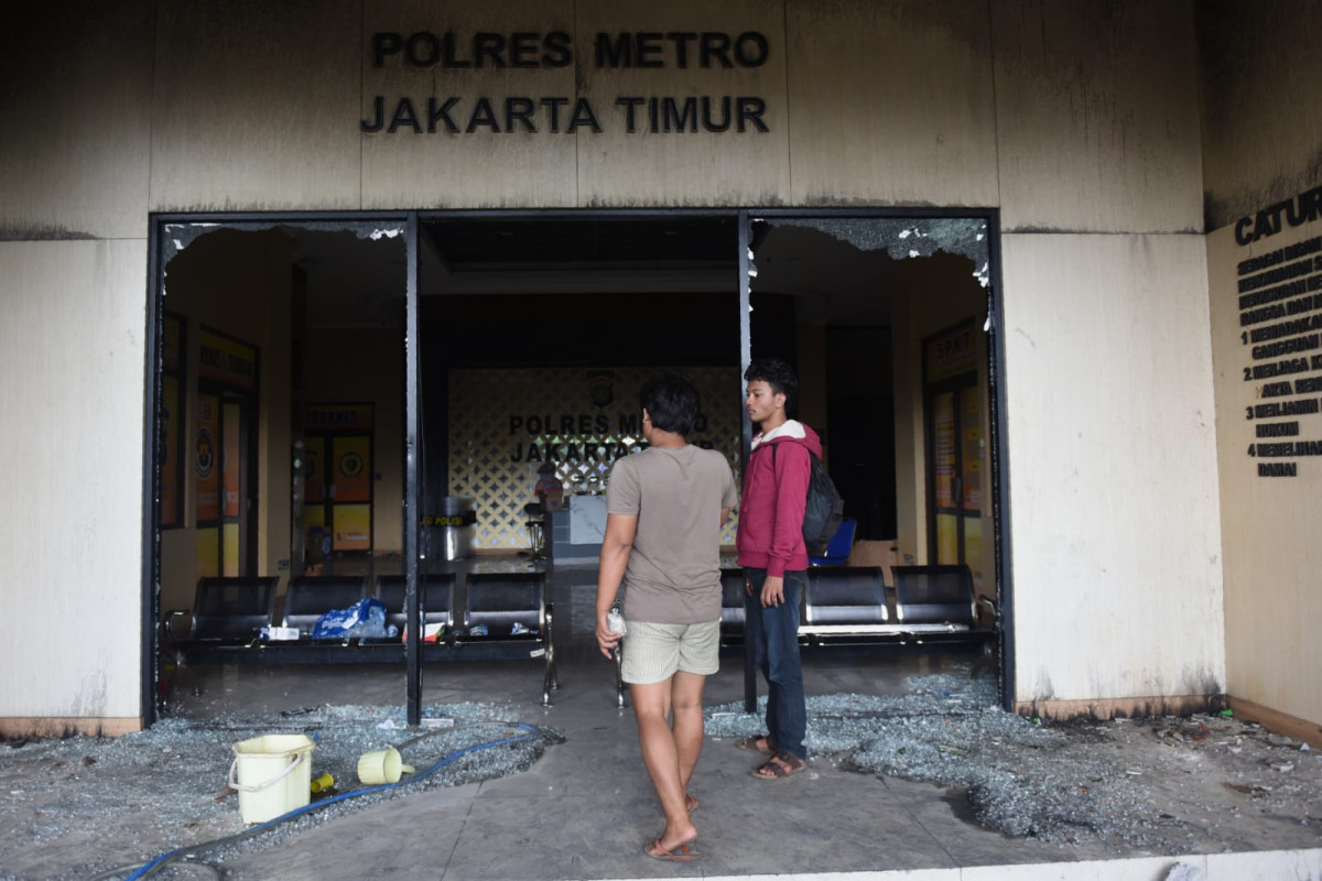 Kondisi Porak-Porandan Kantor Polres Jaktim Kondisi Porak-Porandan Kantor Polres Jaktim