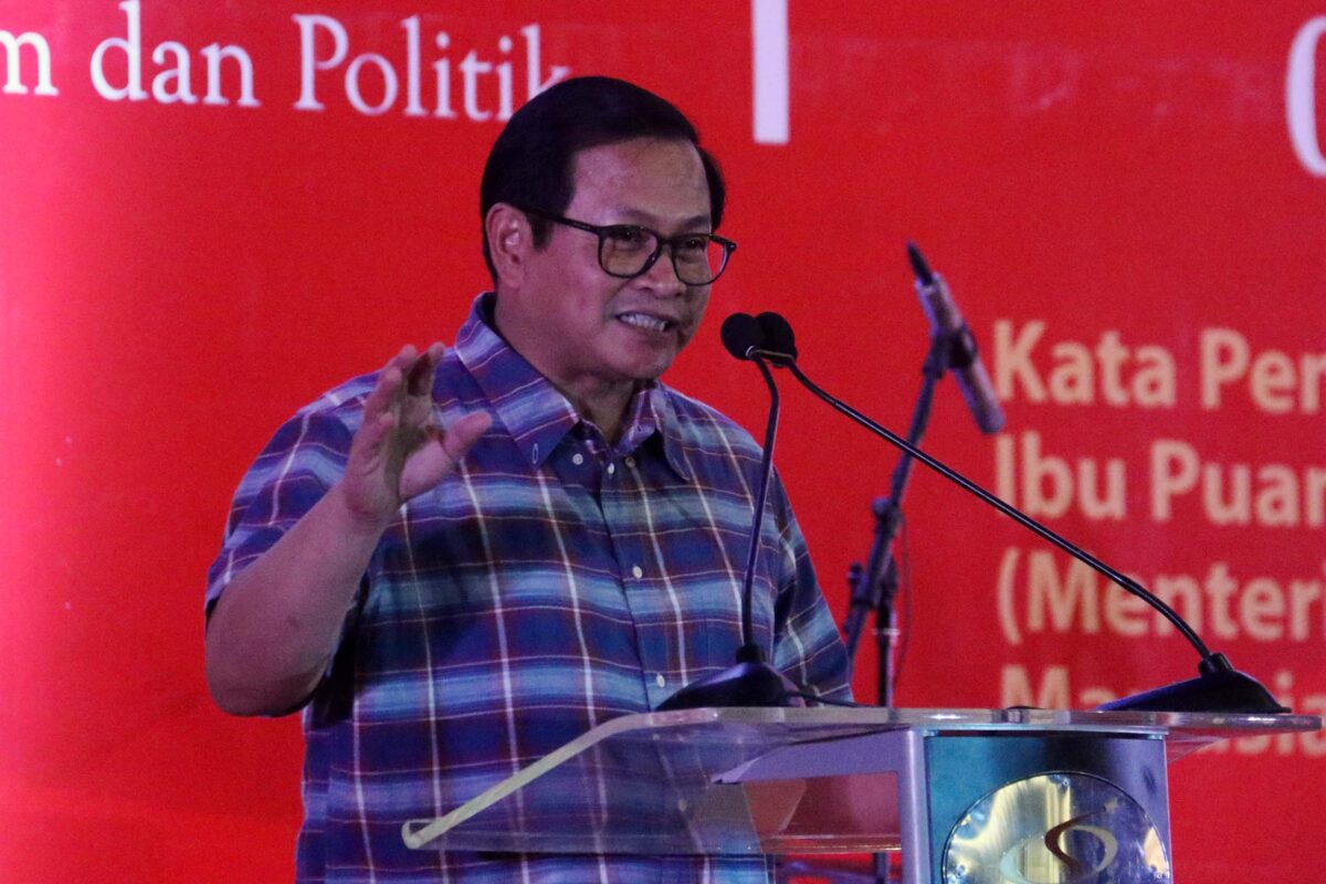 alt="Gubernur Jakarta Pramono Anung saat berpidato"