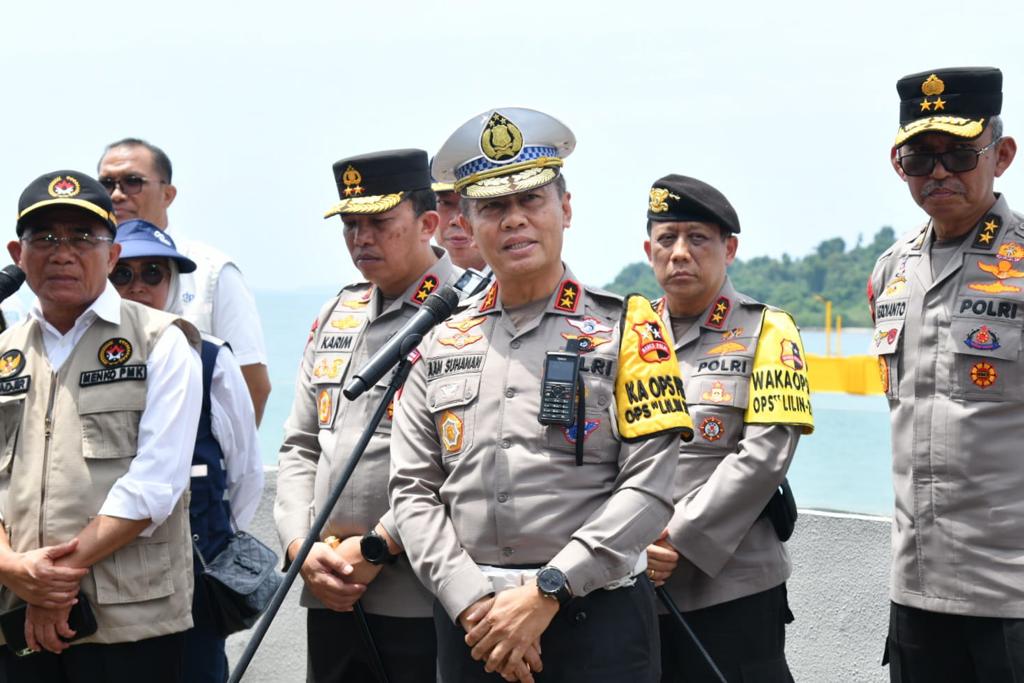 Pastikan Libur Nataru Lancar Kakorlantas Polri Tinjau Pelabuhan Merak