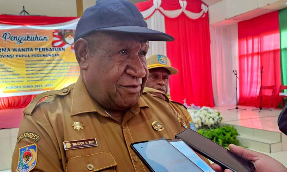 alt="Penjabat Sekretaris Daerah Provinsi Papua Pegunungan Wasuok Demianus Siep"