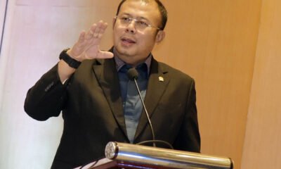 alt="wakil ketua dpr saat pidato"