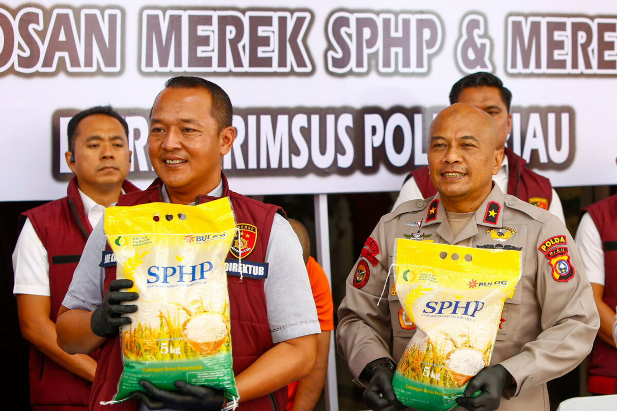 alt="konpres rilis beras oplosan polda riau"