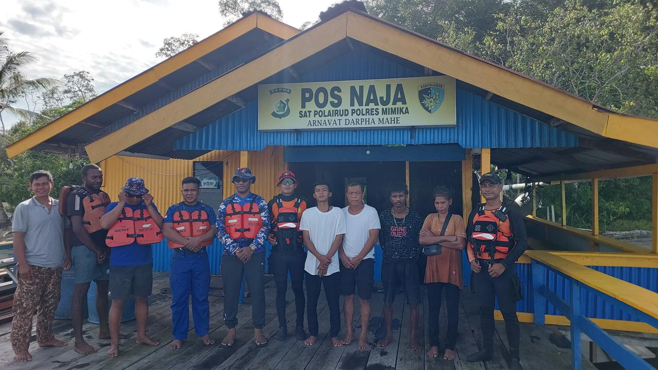 Keempat penumpang yang berhasil selamat dari maut dalam peristiwa kapal tenggelam