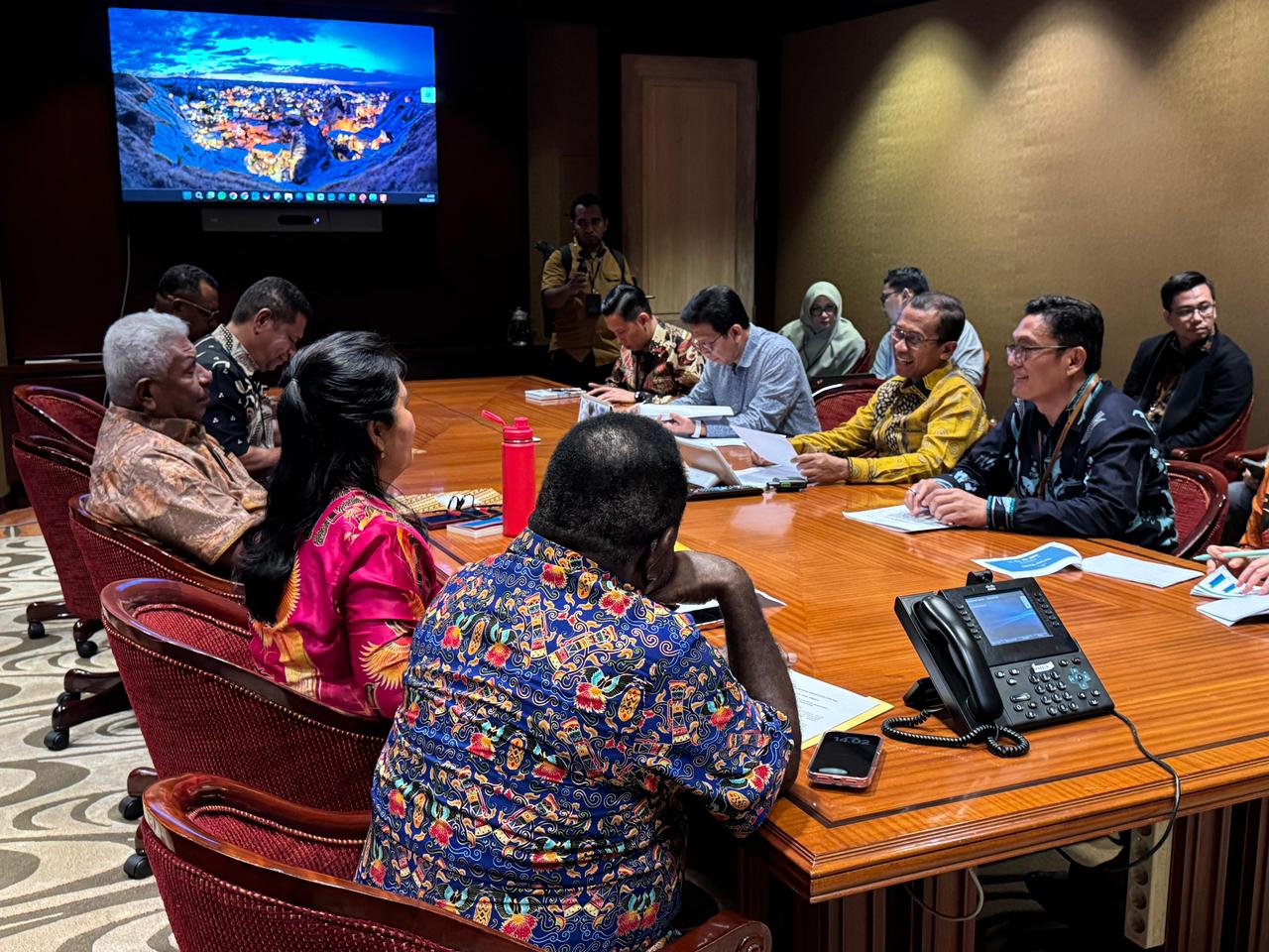 pertemuan Dirut BPJS Kesehatan dengan Bupati Mimika