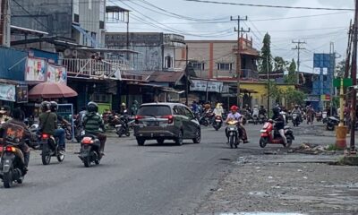Suasana di poros Jalan Ahmad Yani - Jalan Leo Mamiri Timika