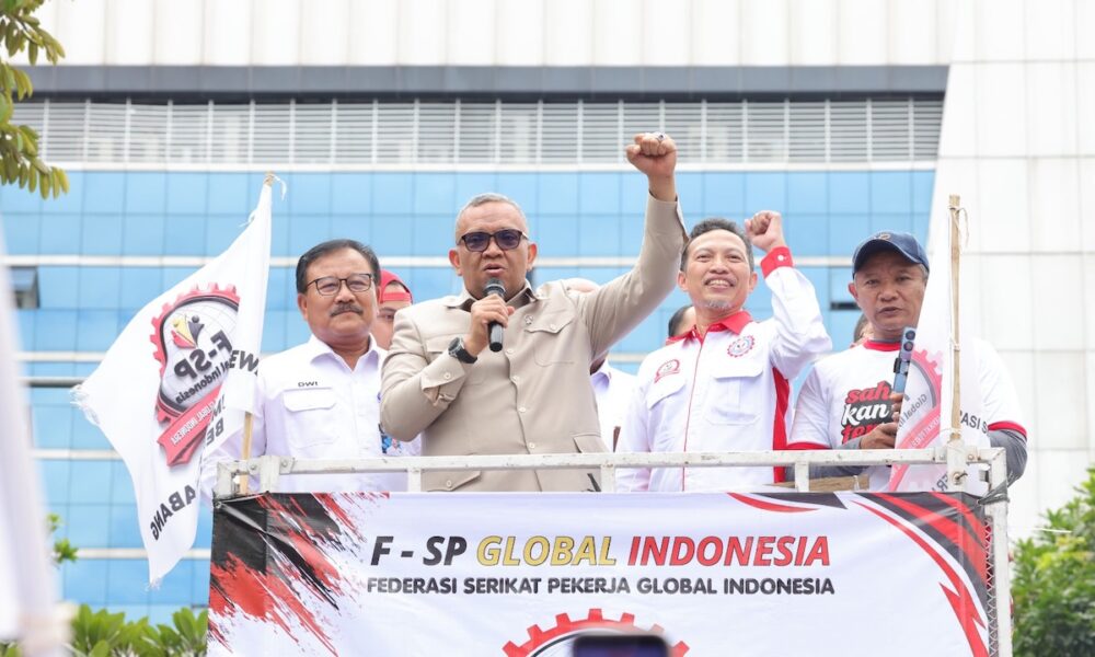 Wakil Menteri Ketenagakerjaan Afriansyah Noor menerima perwakilan F-SPGI saat aksi damai terkait perselisihan hubungan industrial di PT Indonesian Epson Industry, Senin (25/05/2026).