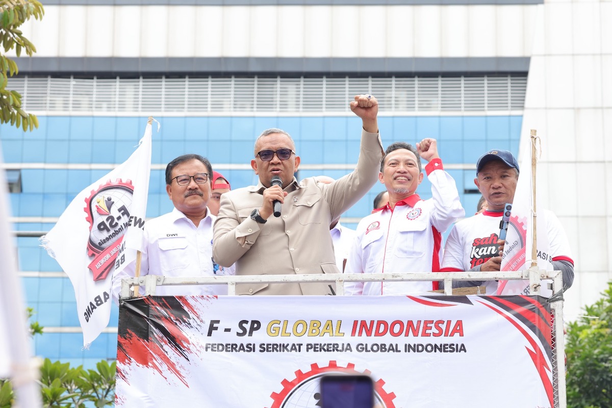 Wakil Menteri Ketenagakerjaan Afriansyah Noor menerima perwakilan F-SPGI saat aksi damai terkait perselisihan hubungan industrial di PT Indonesian Epson Industry, Senin (25/05/2026).
