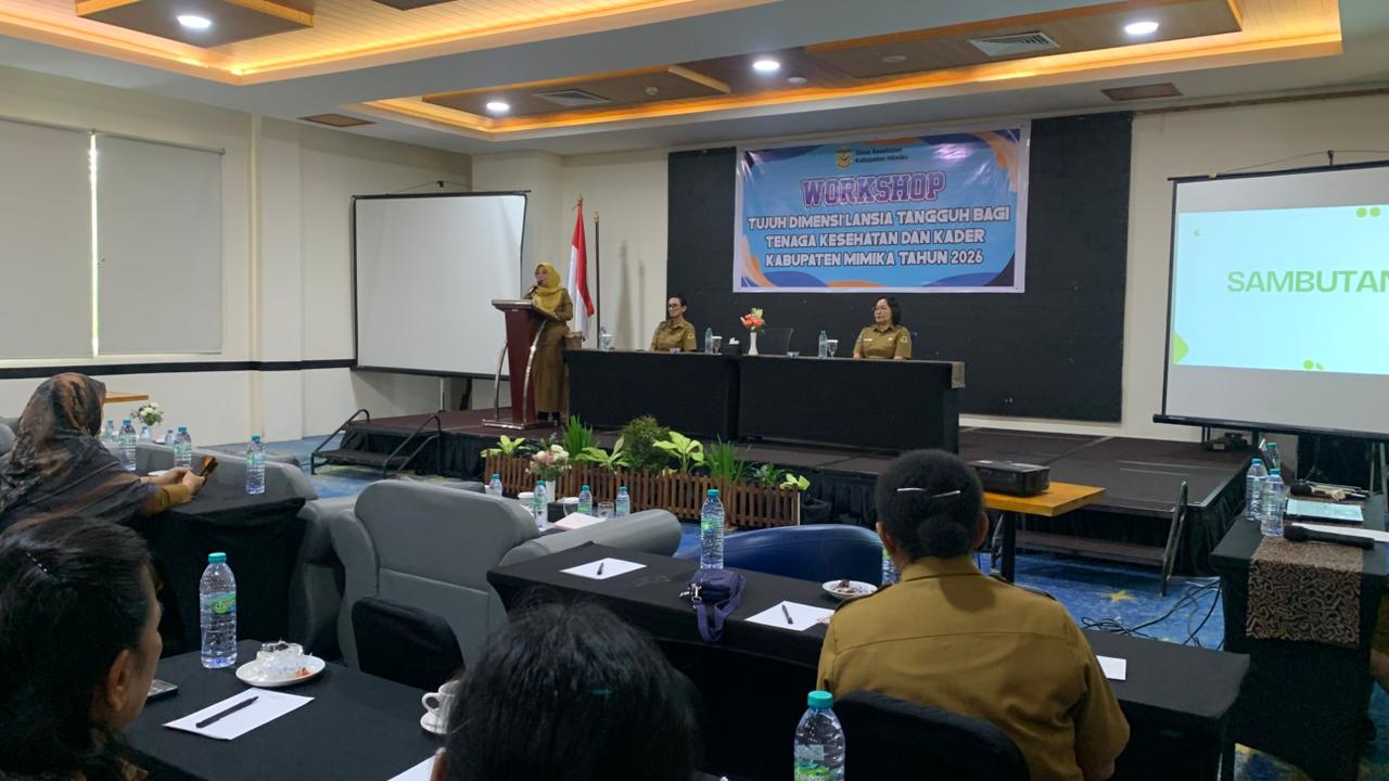 Suasana workshop tujuh dimensi lansia tangguh bagi tenaga kesehatan dan kader Kabupaten Mimika di Ballroom Hotel Horison