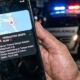 Tampilan notifikasi peringatan dini gempa bumi pada layar smartphone Android dan iPhone.
