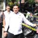 Kombes Pol Hasyim Risahondua menunjukkan barang bukti kendaraan hasil kejahatan dalam konferensi pers di Polda Riau.
