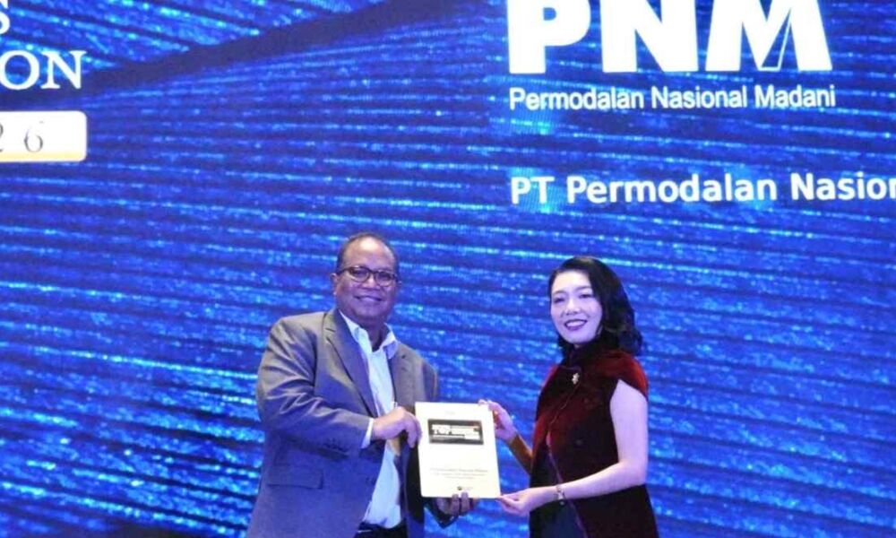PNM meraih penghargaan ultra micro finance berkat pemberdayaan 23 juta perempuan pelaku usaha Mekaar di Indonesia.