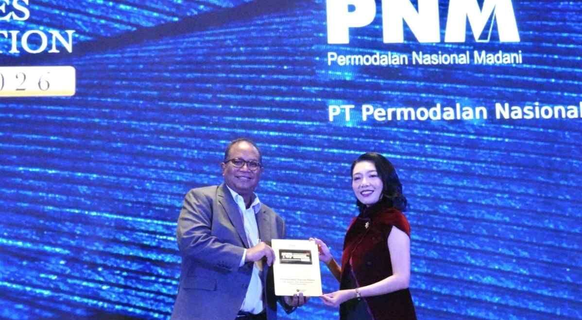 PNM meraih penghargaan ultra micro finance berkat pemberdayaan 23 juta perempuan pelaku usaha Mekaar di Indonesia.