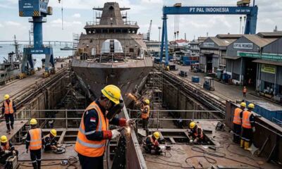 Pembuatan kapal perang Landing Platform Dock produksi PT PAL Indonesia yang dipesan Filipina.