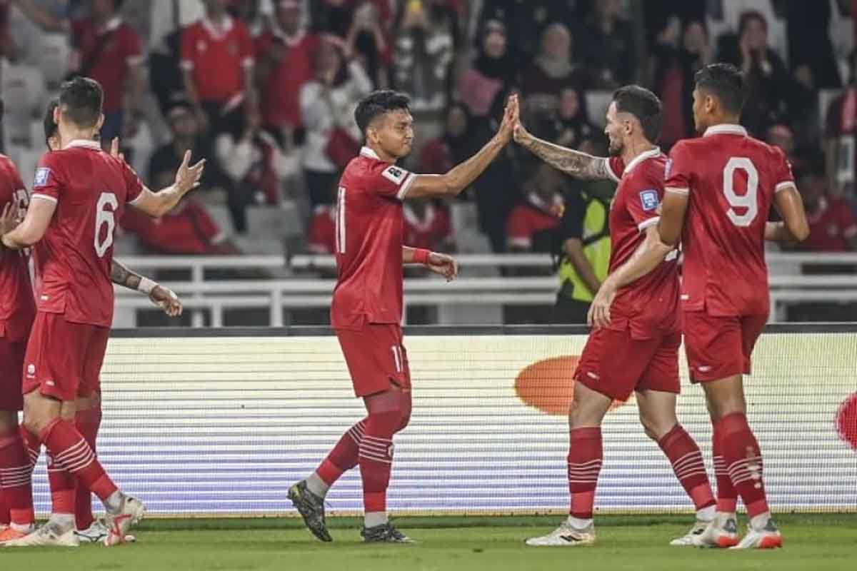 Pemain Timnas Indonesia merayakan gol saat menghadapi Oman dalam laga FIFA Matchday yang berakhir dengan kemenangan 3-0 bagi skuad Garuda.