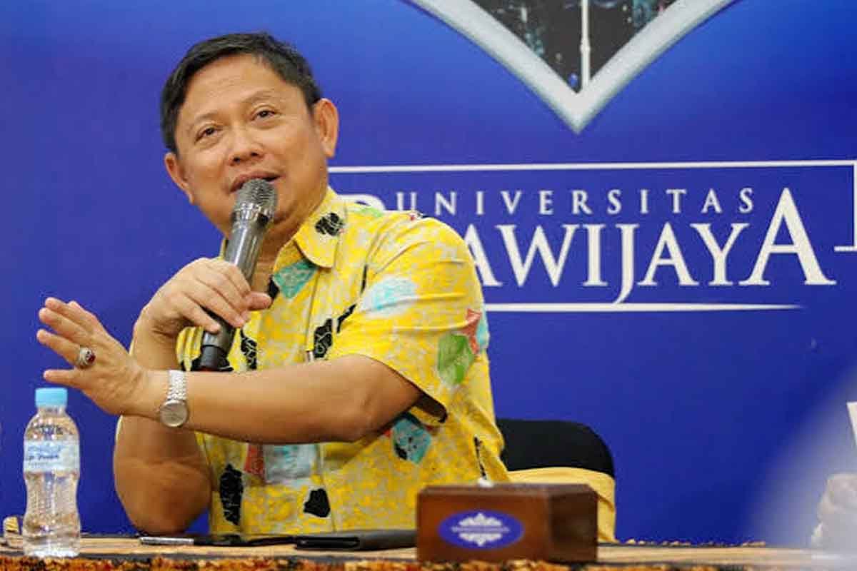 Guru Besar Bidang Ilmu Kebijakan Publik Universitas Brawijaya Prof. Drs. Andy Fefta Wijaya, MDA., Ph.D.