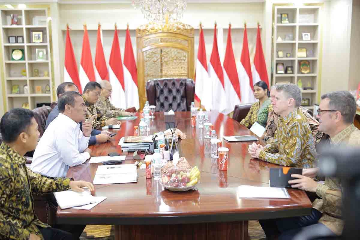 Mentan Amran Sulaiman bertemu Dubes Australia Rod Brazier membahas pengembangan pertanian rawa Dadahup.