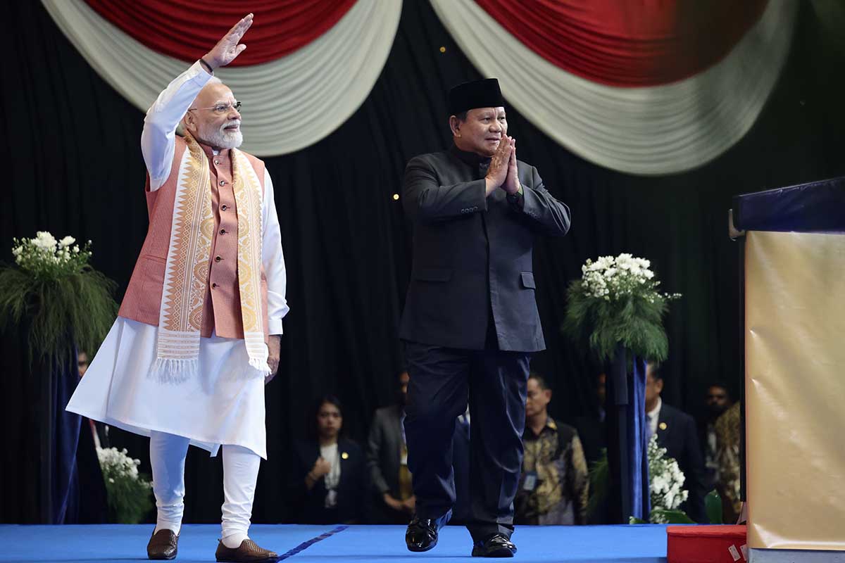 Presiden RI Prabowo Subianto berjabat bersama Perdana Menteri India Narendra Modi. AKTUALITAS.ID/HO-BAKOM RI