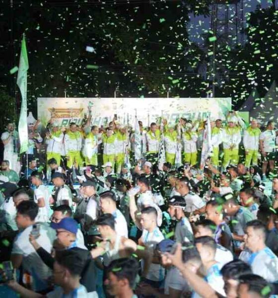 Kapolda Riau Irjen Herry Heryawan melepas ribuan peserta Riau Bhayangkara Run 2026 di depan Mapolda Riau, Pekanbaru.