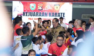 Wakil Gubernur Sumatera Selatan Cik Ujang membuka Kejuaraan Karate Piala Kapolda Sumsel 2026 di GOR PSCC Palembang.