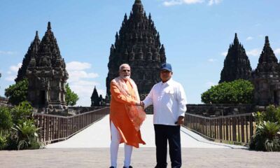Presiden Prabowo Subianto dan Perdana Menteri India Narendra Modi berfoto bersama di kompleks Candi Prambanan, Yogyakarta, (8/7/2026). AKTUALITAS.ID/HO-BAKOM RI