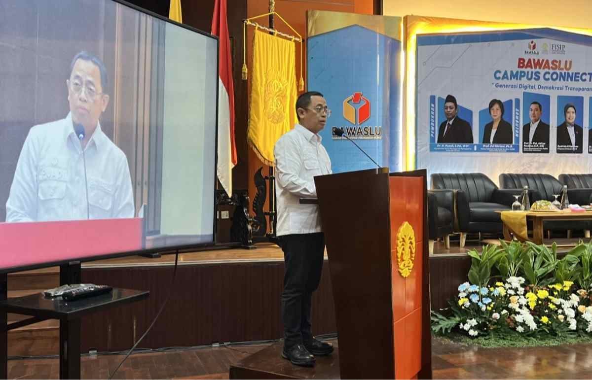 Anggota Bawaslu RI Puadi menyampaikan lima fokus penguatan pengawasan berbasis digital menuju Pemilu 2029